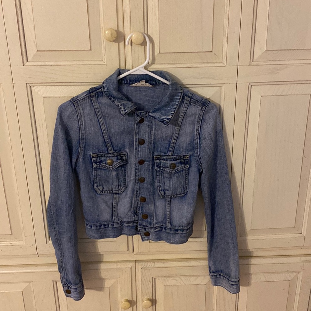 Super comfortable soft Jean jacket, cropped.  Size Small